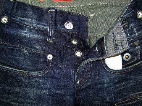 ���N��{�ڂ̃W�[�X�^�[���E�f�j��