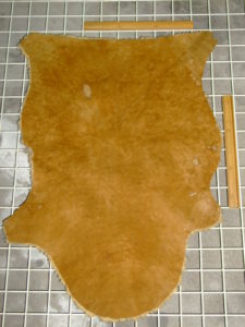 ムートンはぎれ　革工芸