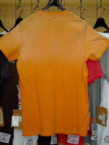 オレンジTシャツ