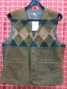 人気革製品　レザーベスト　パッチワーク　シープ　スエード　ダークブラウン　２